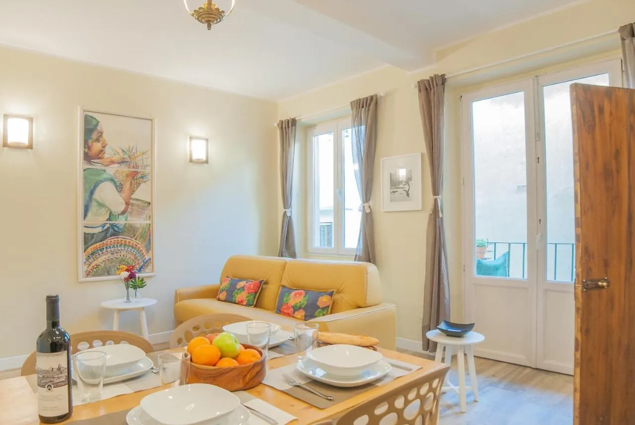 Neruda Apartment Florence Italy